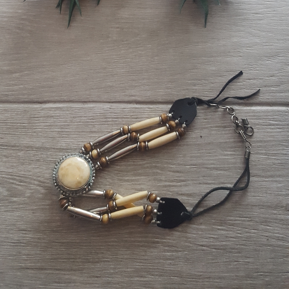 Indian style chocker